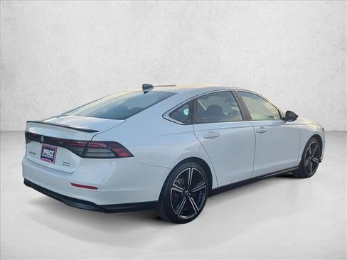 Used 2023 Honda Accord Sport image 5