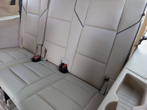 Used 2023 Cadillac Escalade ESV Premium Luxury w/ Performance Package image 16