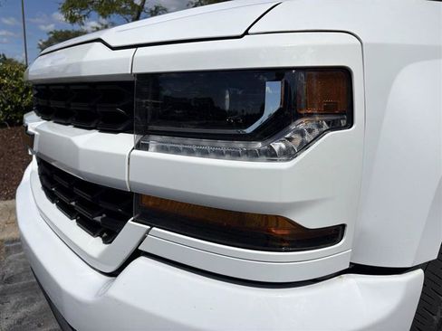 Used 2018 Chevrolet Silverado 1500 Custom w/ Custom Value Package AWD/4WD image 6