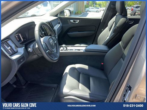 Used 2024 Volvo XC60 B5 Core w/ Protection Package Premier AWD/4WD image 15