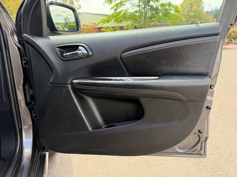Used 2017 Dodge Journey Crossroad w/ Popular Equipment Group AWD/4WD image 31