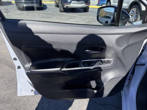 Used 2024 Nissan Versa SR w/ Trunk Package image 9