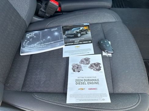 Used 2024 Chevrolet Silverado 2500 LT image 23