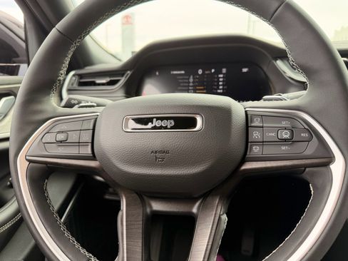 New 2026 Jeep Grand Cherokee Limited AWD/4WD image 11
