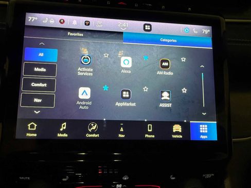 Used 2023 Jeep Grand Cherokee Limited w/ Black Appearance Package image 32