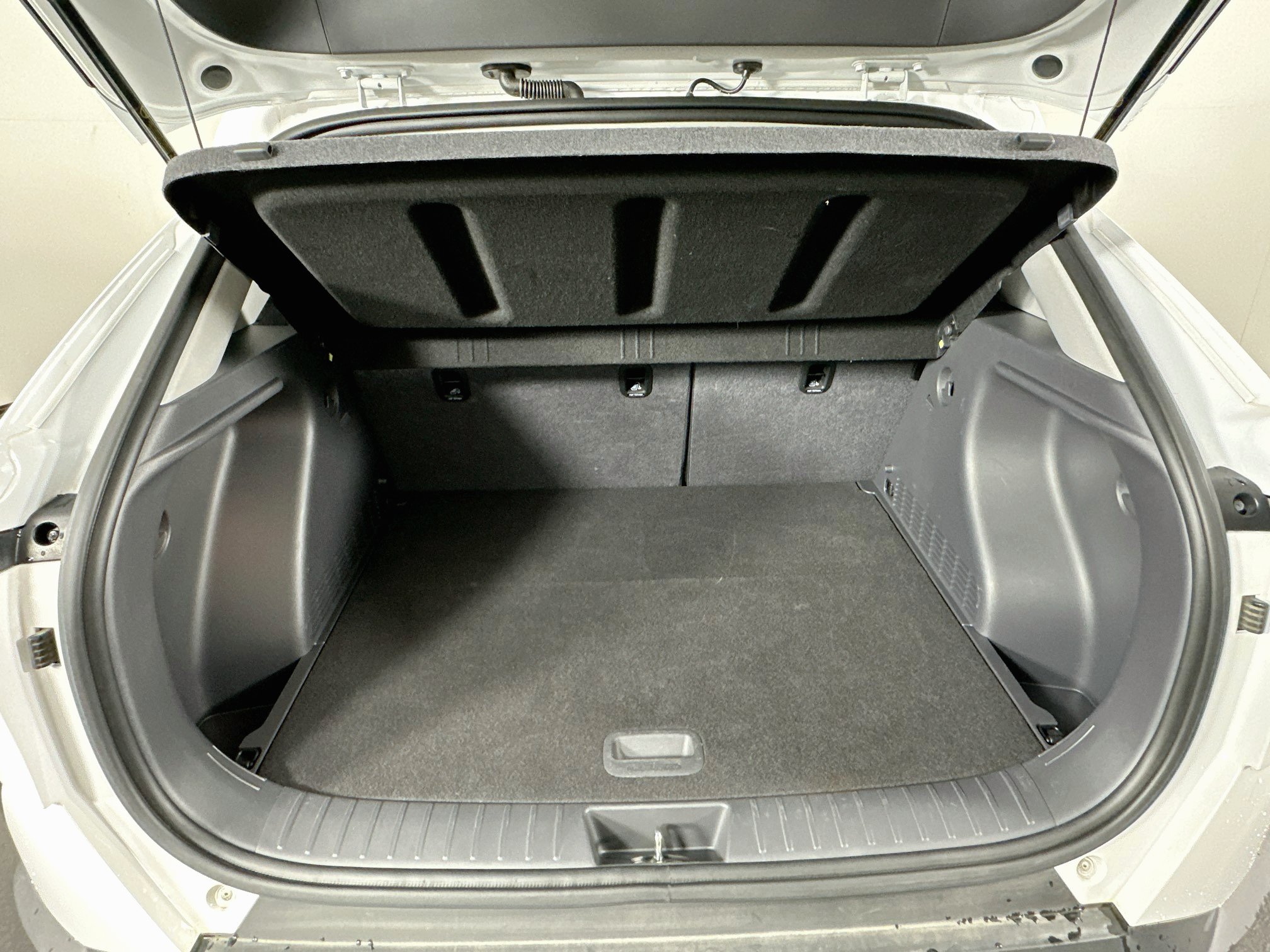 Used 2025 Hyundai Kona SEL FWD image 29