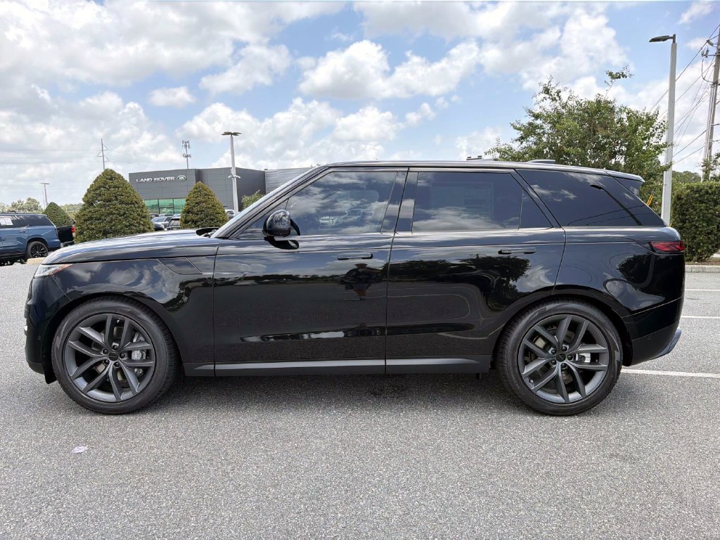 New 2026 Land Rover Range Rover Sport SE AWD/4WD image 2