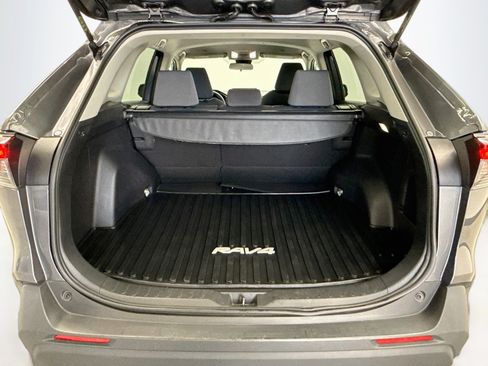 Used 2025 Toyota RAV4 XLE AWD/4WD image 29