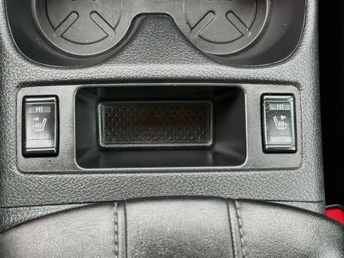 Used 2017 Nissan Rogue SV FWD image 21