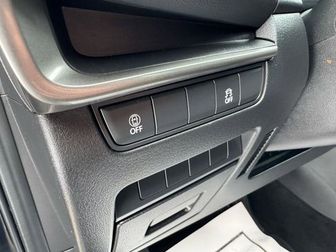 Used 2022 MAZDA MAZDA3 s image 18