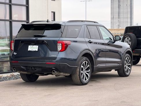 Used 2024 Ford Explorer ST-Line w/ Class IV Trailer Tow Package image 5