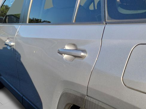 Used 2020 Toyota RAV4 XLE image 26