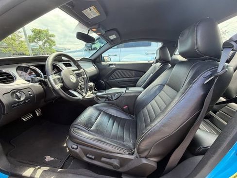 Used 2010 Ford Mustang Coupe RWD image 10