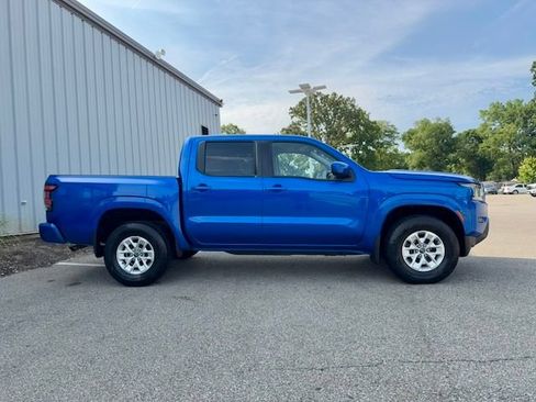 Used 2024 Nissan Frontier SV AWD/4WD image 7