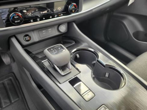 Used 2026 Nissan Rogue SV image 30