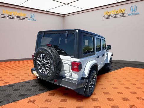 Used 2024 Jeep Wrangler Unlimited Sahara w/ Technology Group AWD/4WD image 5