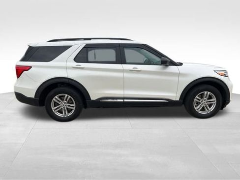 Used 2022 Ford Explorer XLT AWD/4WD image 8