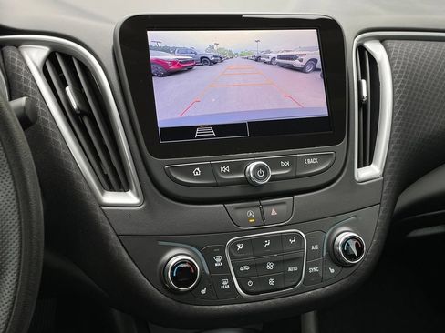 Used 2025 Chevrolet Malibu LT FWD image 17