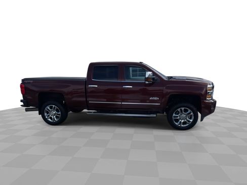 Used 2017 Chevrolet Silverado 2500 High Country w/ Duramax Plus Package image 9