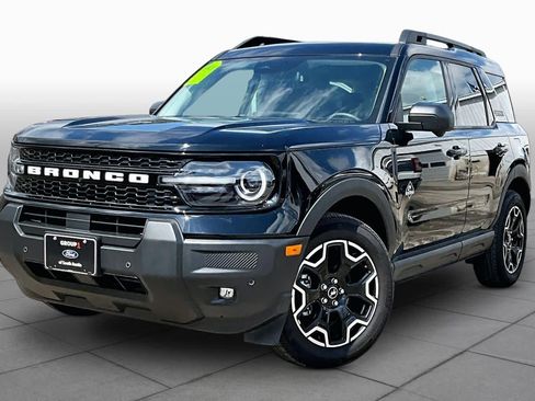 Certified 2025 Ford Bronco Sport Outer Banks w/ Outer Banks Tech Package+ AWD/4WD image 40