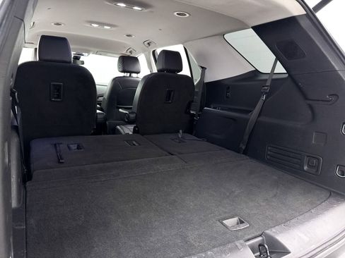 Used 2019 Chevrolet Traverse RS image 34