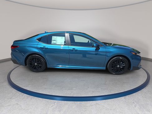New 2026 Toyota Camry SE FWD image 4