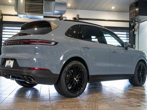 New 2026 Porsche Cayenne image 11