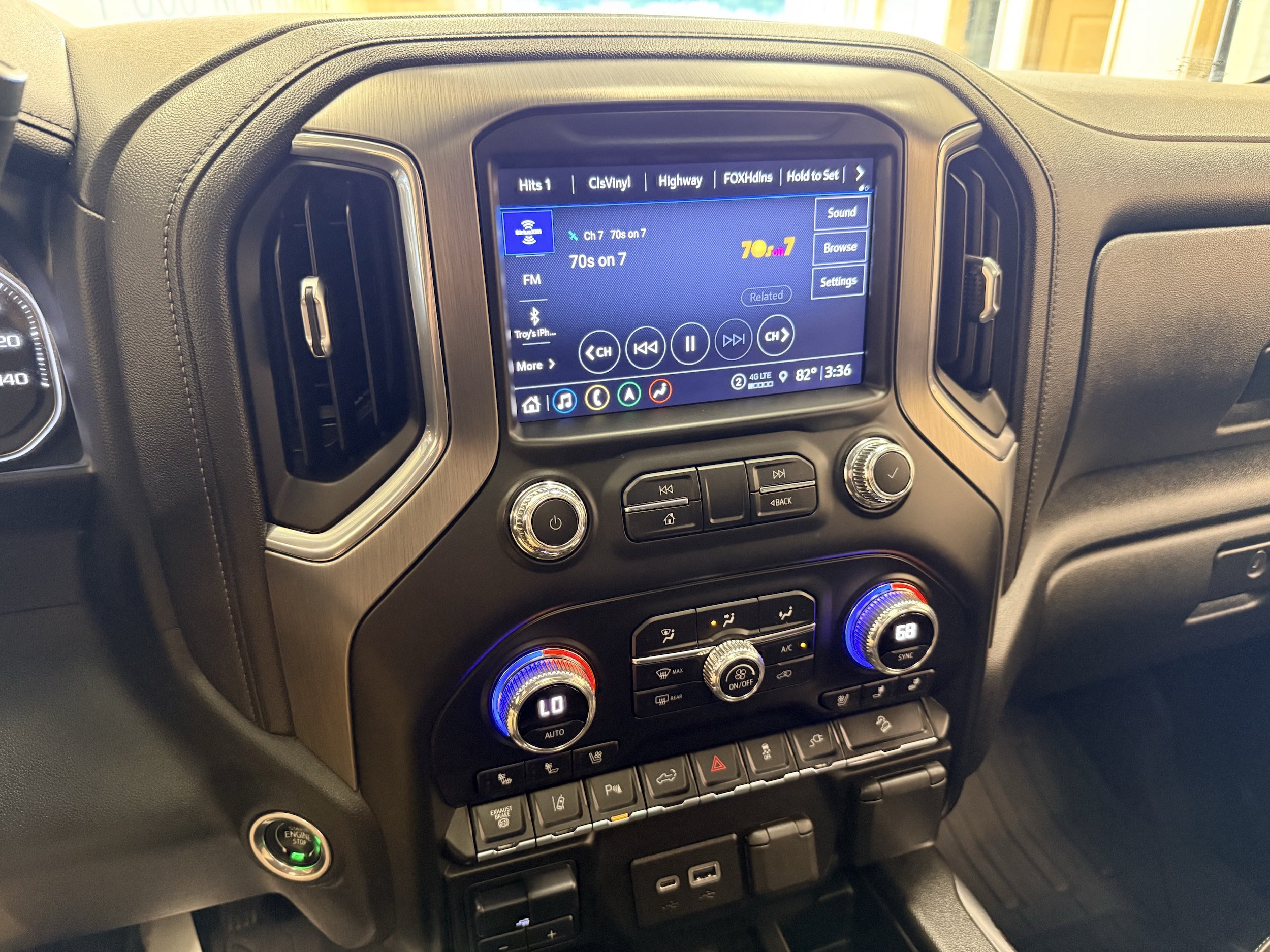 Used 2022 GMC Sierra 3500 Denali w/ Denali Ultimate Package AWD/4WD image 34
