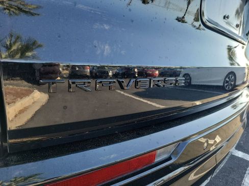 Used 2024 Chevrolet Traverse RS image 16