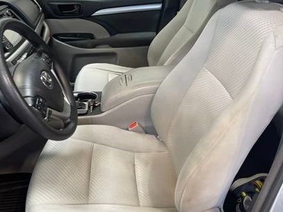 Used 2017 Toyota Highlander LE