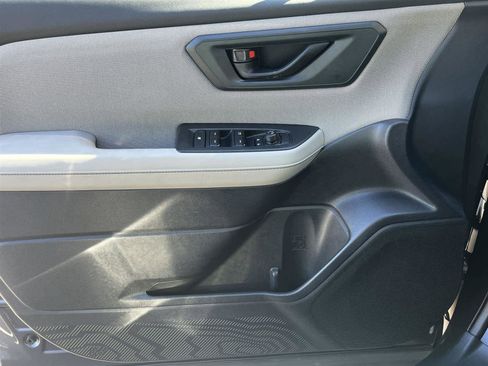 Used 2025 Subaru Forester image 23