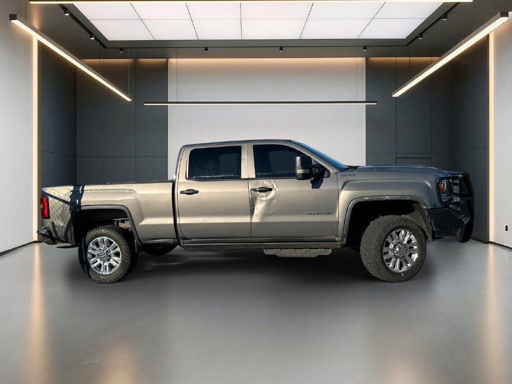 Used 2017 GMC Sierra 2500 4x4 Crew Cab w/ Sierra Convenience Package image 10