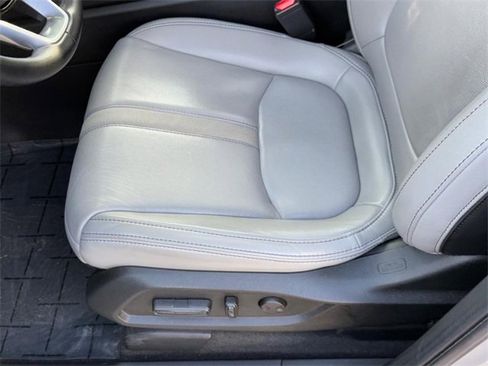 Used 2023 Honda Pilot Touring image 17