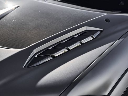 Used 2025 Lamborghini Urus Performante AWD/4WD image 8