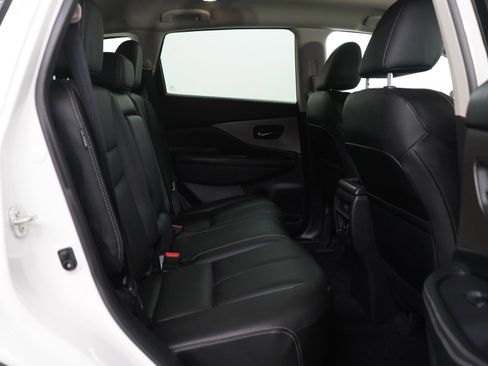 Used 2024 Nissan Murano SV w/ SV Midnight Edition Package image 11