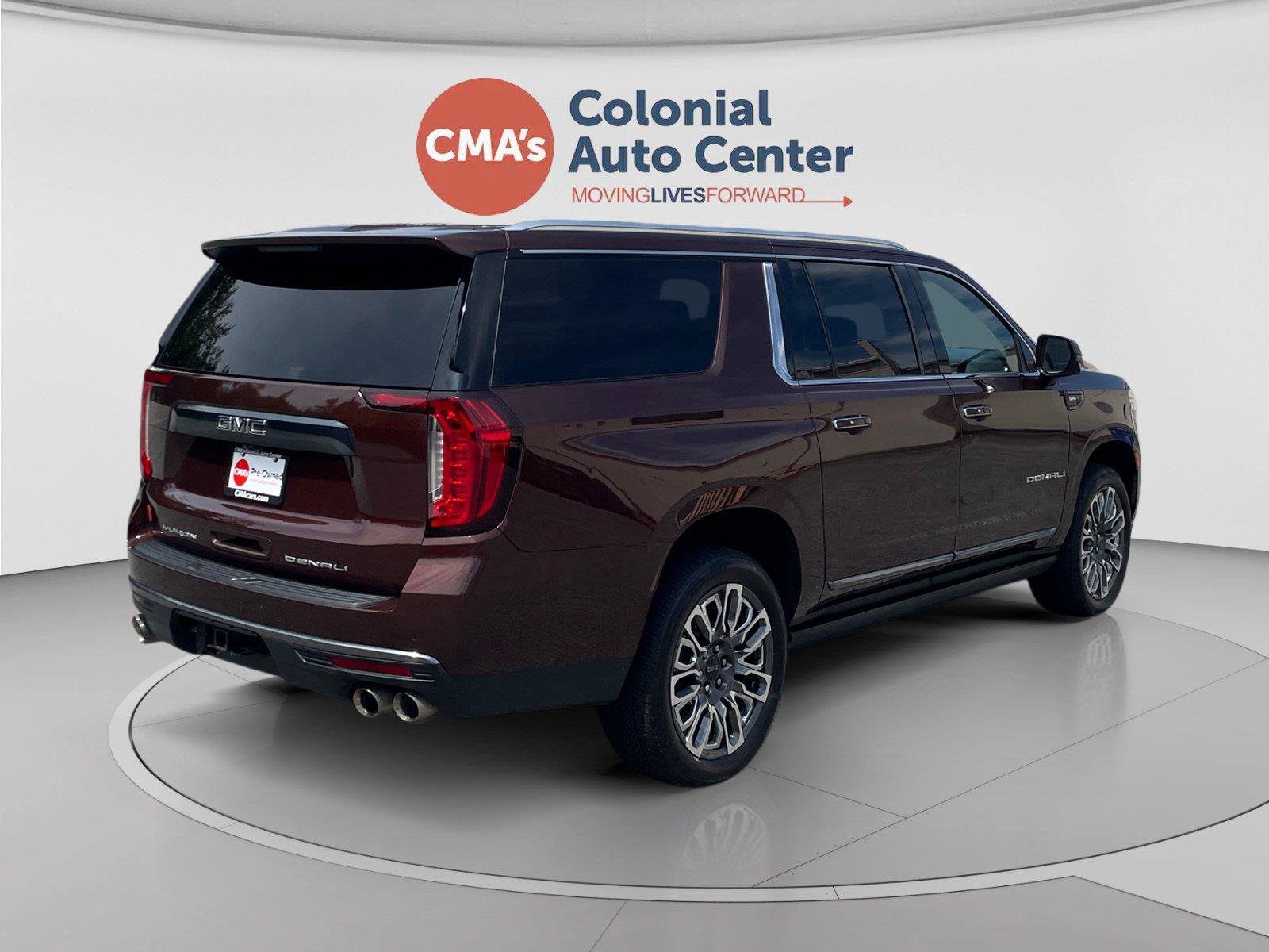 Used 2023 GMC Yukon XL Denali Ultimate AWD/4WD image 5