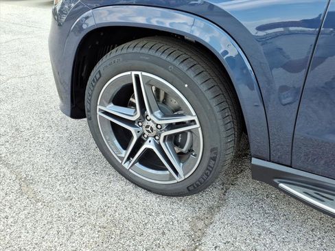 New 2026 Mercedes-Benz GLS 450 4MATIC image 9