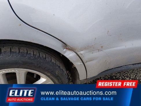 Used 2017 Kia Soul + image 12