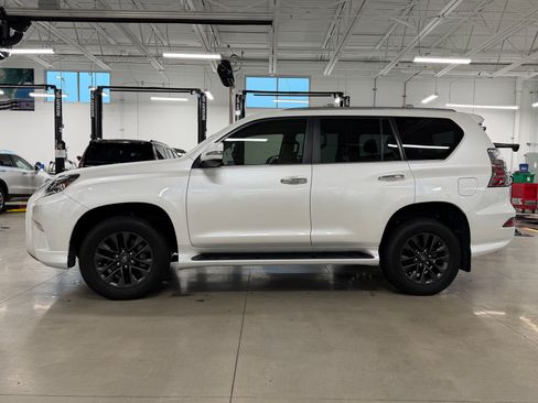 Used 2023 Lexus GX 460 Premium AWD/4WD image 2