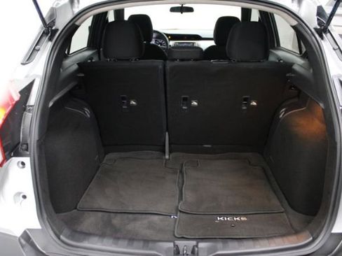 Used 2020 Nissan Kicks S image 20