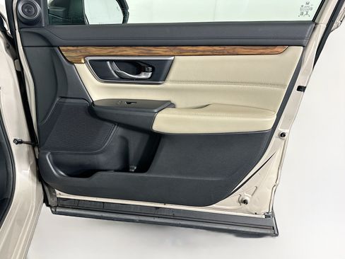 Used 2018 Honda CR-V Touring image 33