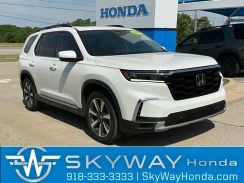 Used 2024 Honda Pilot Elite image 1