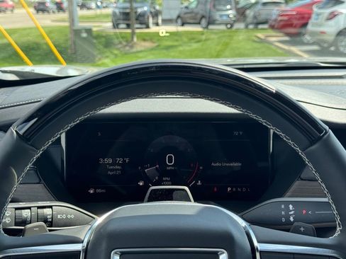 Used 2025 GMC Acadia Denali w/ Super Cruise Package FWD image 15