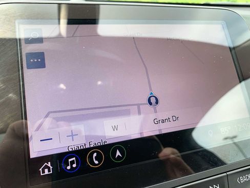 Used 2019 Chevrolet Equinox LT w/ Sun & Navigation Package AWD/4WD image 14