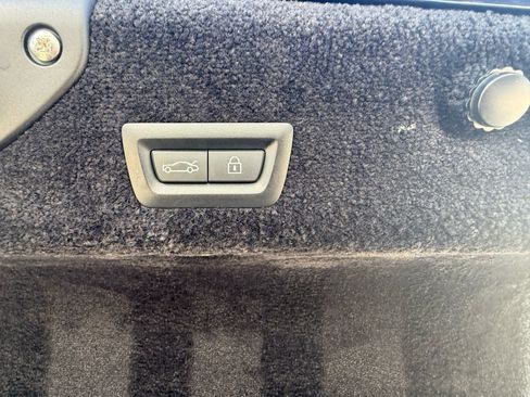 Used 2018 Rolls-Royce Dawn image 22