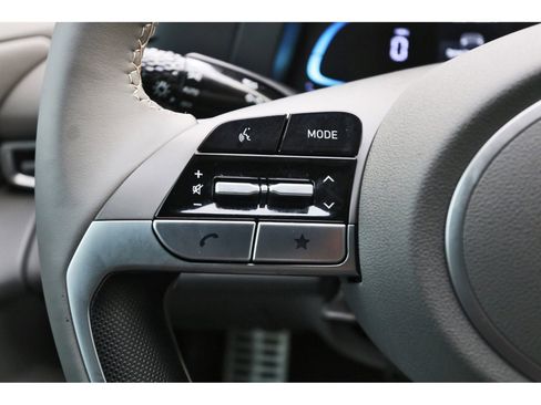 Certified 2025 Hyundai Elantra Sport FWD image 17