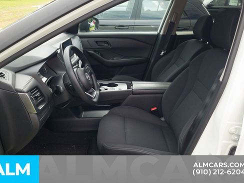 Used 2024 Nissan Rogue S FWD image 7