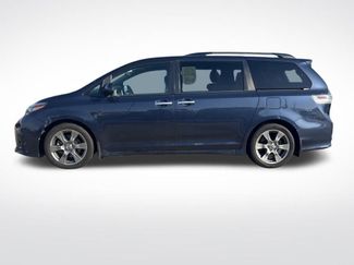 Used 2019 Toyota Sienna SE video 2