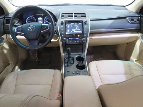 Used 2017 Toyota Camry XLE image 11