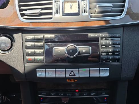 Used 2014 Mercedes-Benz E 350 4MATIC Sedan image 30